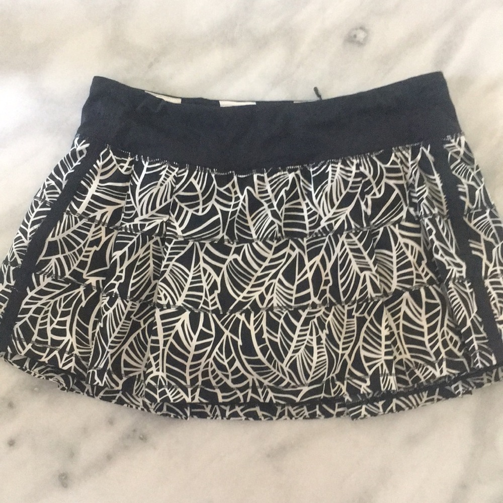 LULULEMON skirt skort size 8